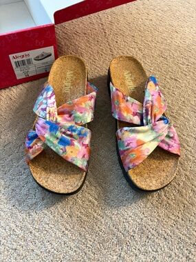 Alegria Women's Earth Goddess Sandals Size 9 New